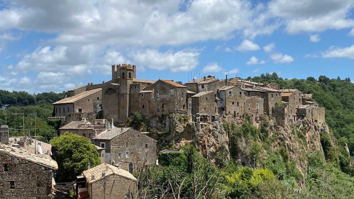 Scopri Calcata: Musei, Parchi e Gite Fuori Porta nel Cuore del Lazio