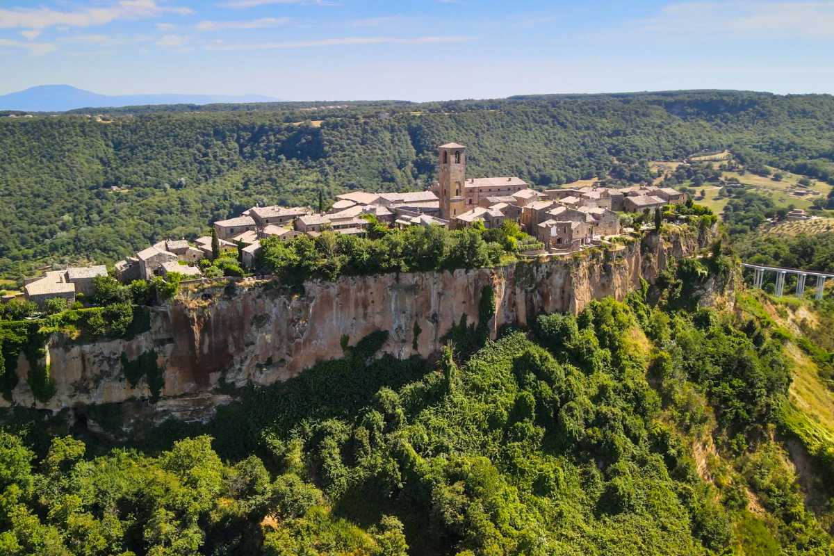 Interni suggestivi della Chiesa di Santa Maria Nuova a Viterbo
